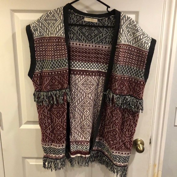 Entro Fringe Vest - Picture 1 of 4